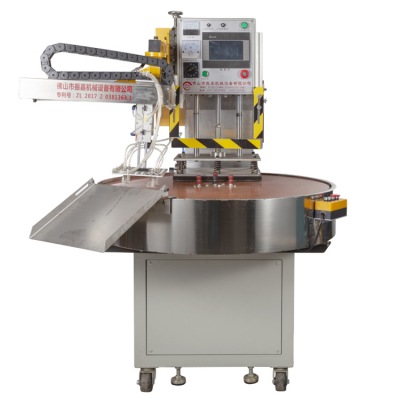 單機(jī)械手吸塑包裝機(jī)